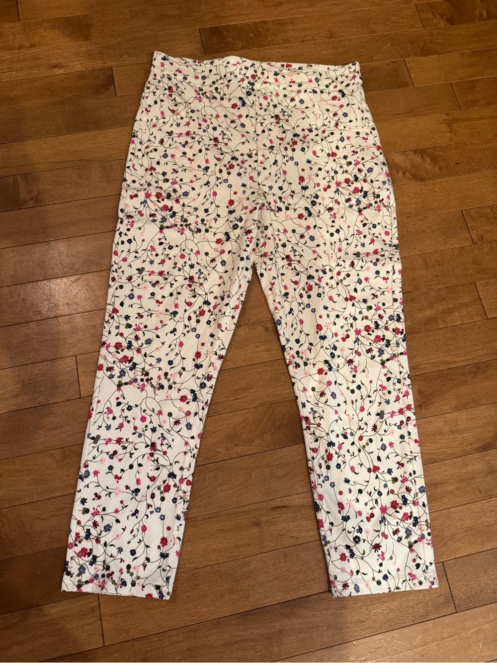 HUE White Floral Ankle Crop Jeans with Pink & Navy Print